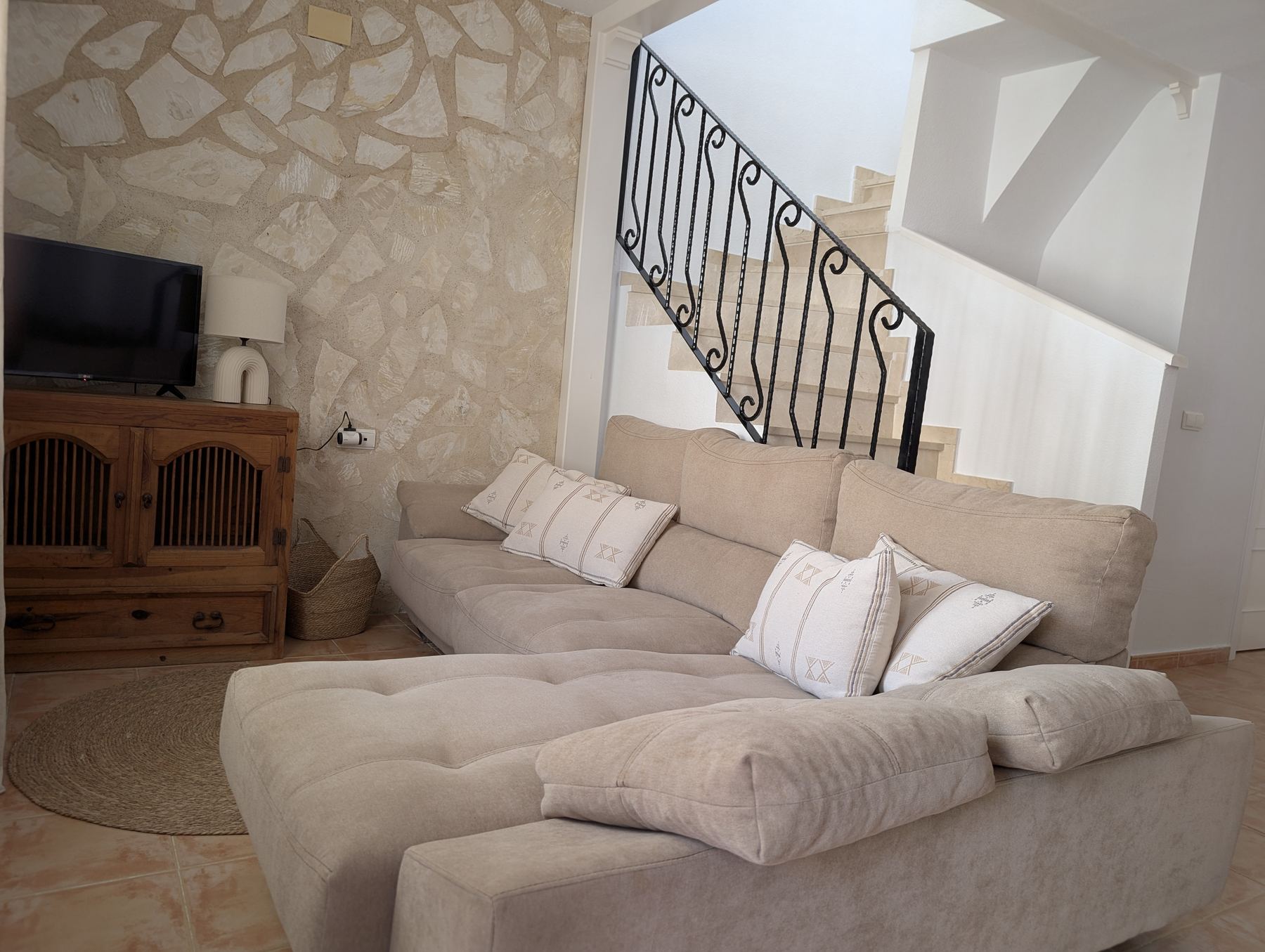 Woonkamer met ruime hangbank